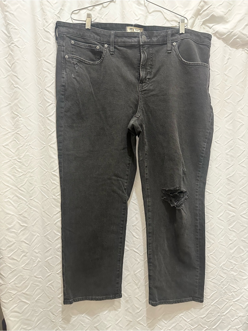 Women’s Black Distressed Plus Size Jeans - Classic Fit